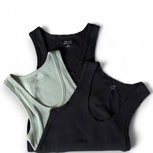 Women's Gap Body Signature Favorite Ribbed & Fitted Tank Tops, Set of 3